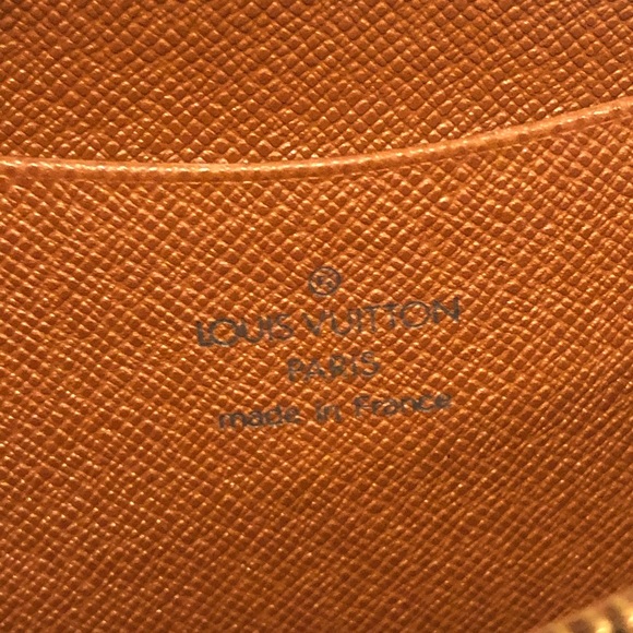 āSoldāLouis Vuitton Zippy Wallet - Picture 11 of 13